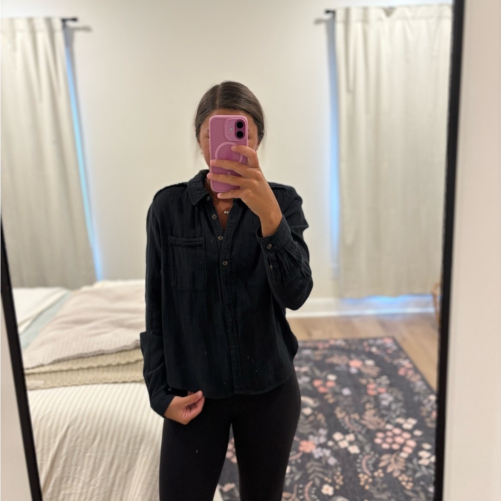 Women's Black Button-Up Long Sleeve Shirt